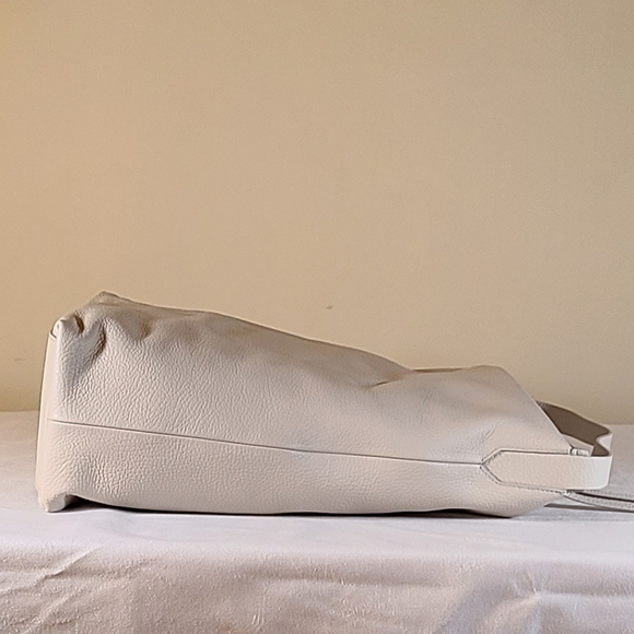 Everlane Boss Leather Bag in Sandstone - Picture 5 of 9